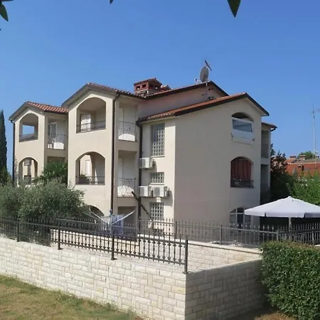 Studio In With Balcony, Air Condition, Wifi * Poreč