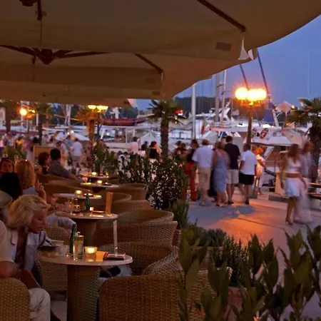 Studio In With Balcony, Air Condition, Wifi Apartament Poreč