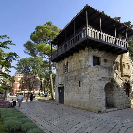 Apartament Studio In With Balcony, Air Condition, Wifi Poreč