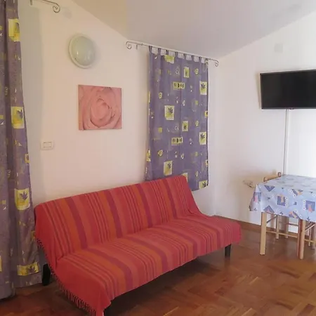 Apartament Studio In With Balcony, Air Condition, Wifi Poreč