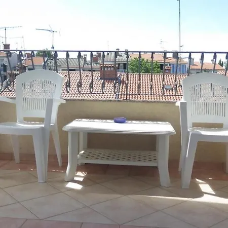 Studio In With Balcony, Air Condition, Wifi Apartament *